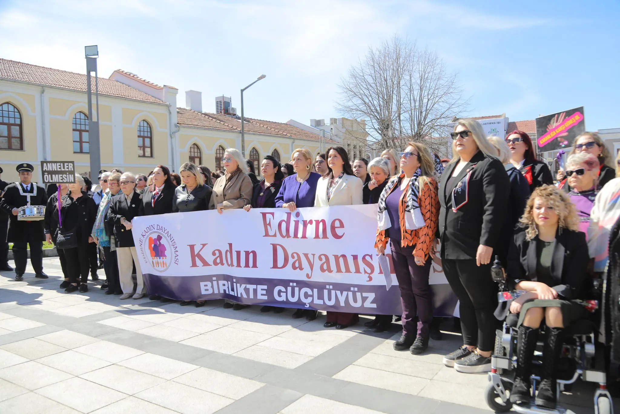 EDİRNE BELEDİYESİ YENİİMARET KADIN MERKEZİ KADINLAR GÜNÜ’NDE HİZMETE AÇILDI galeri görseli